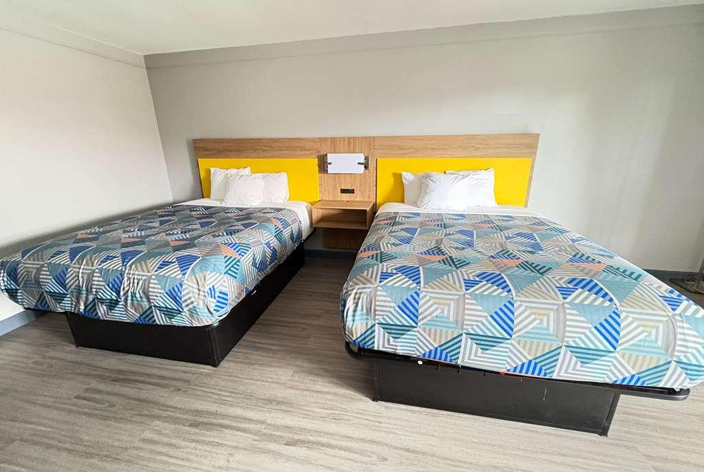 Days Inn By Wyndham Gonzales Room photo