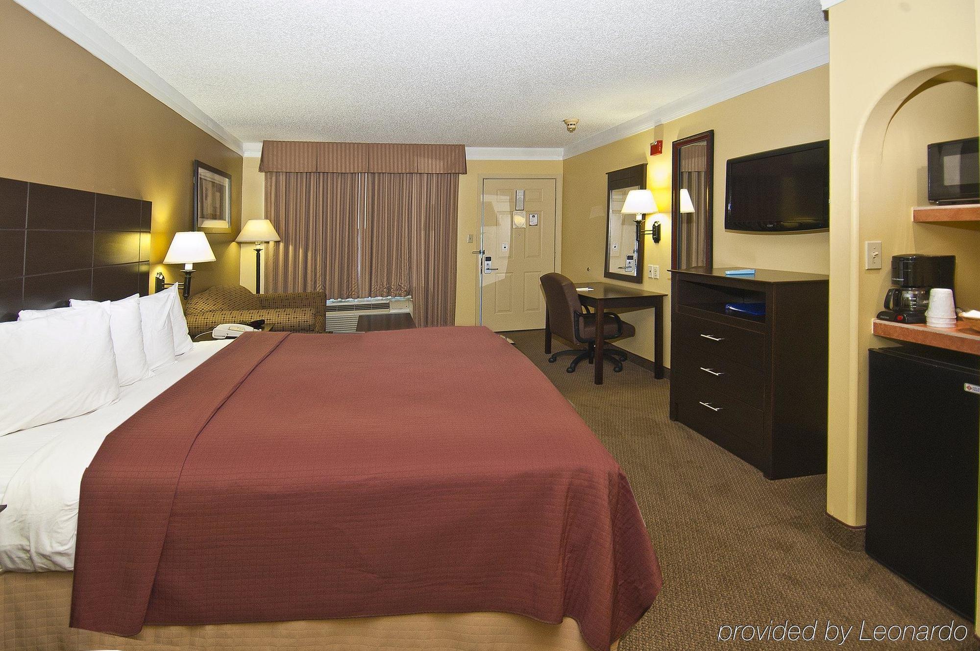 Days Inn By Wyndham Gonzales Exterior photo